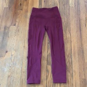 Lululemon leggings in maroon w/side pockets